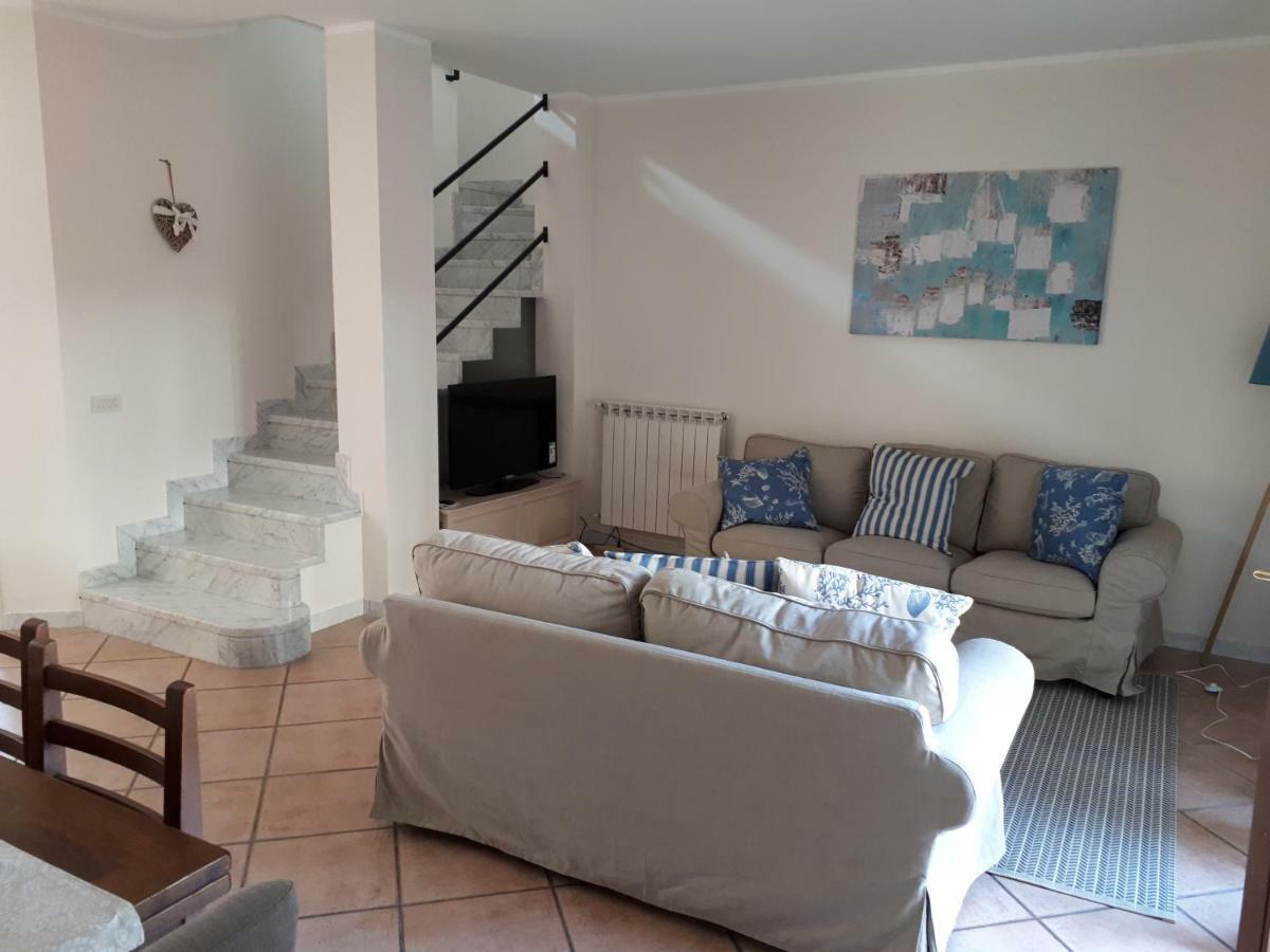 Casa Mario Dei Pini Ferienhaus