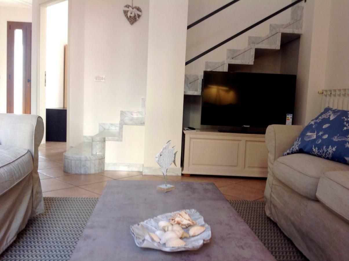 Casa Mario Dei Pini Ferienhaus