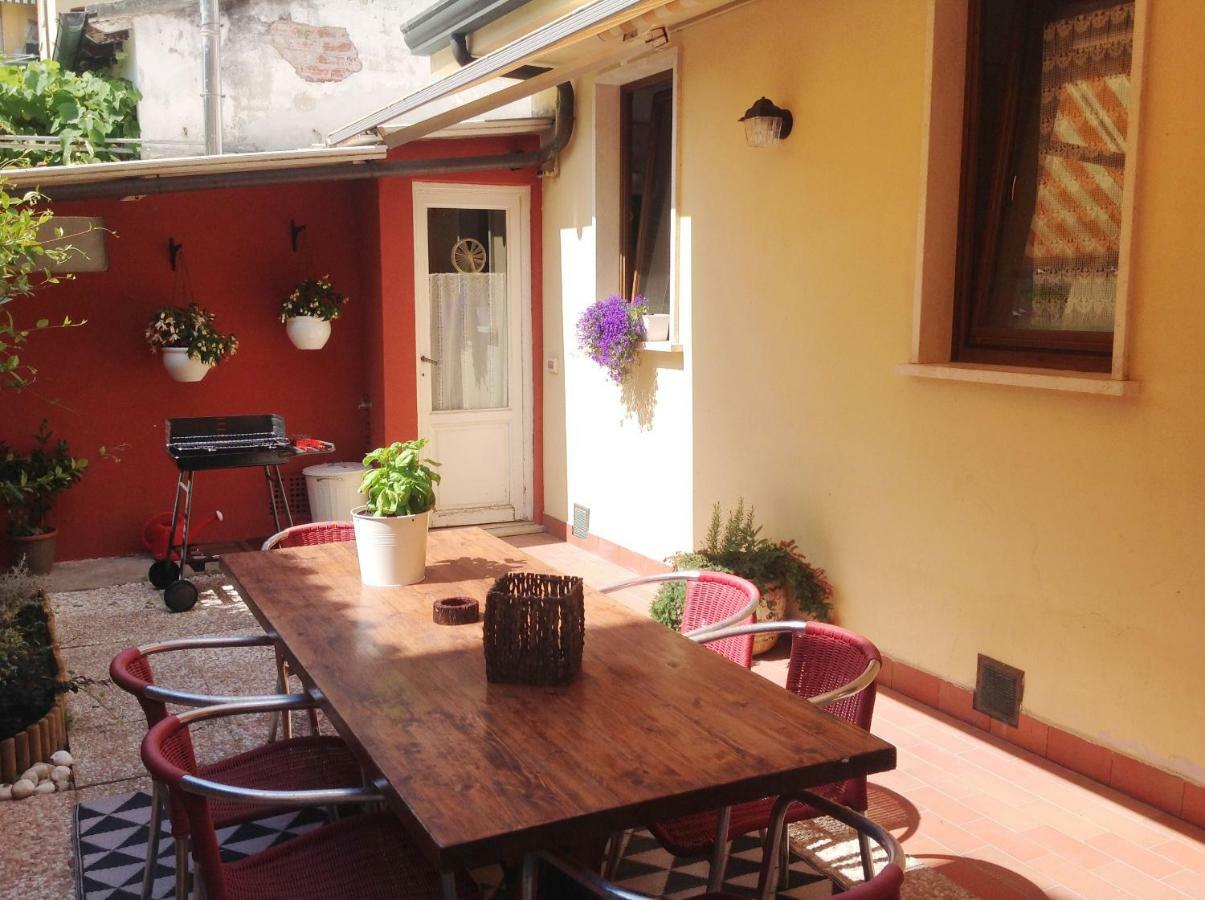 Casa Mario Dei Pini * Viareggio